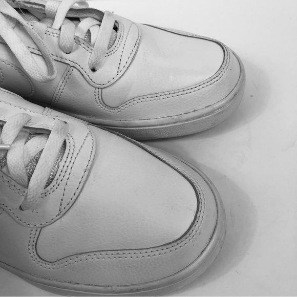 Nike women’s Ebernon all white low sneakers. - Picture 3 of 5
